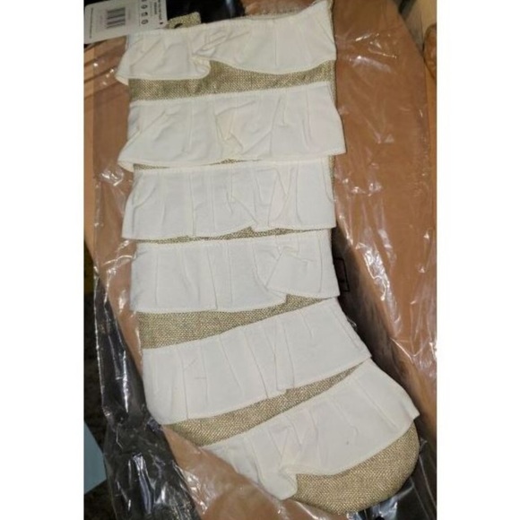 NWT Glitzhome Modern Farmhouse Ruffle Burlap Stocking Tan/Cream Wayfair - Picture 2 of 2